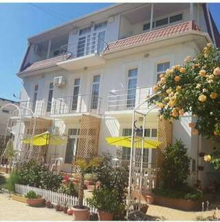 Гостиница Адмирал Нельсон Судак Четырехместный номер «Комфорт»-7