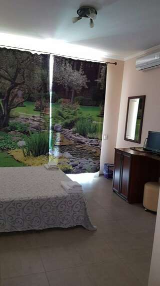 Гостиница Адмирал Нельсон Судак Четырехместный номер «Комфорт»-3