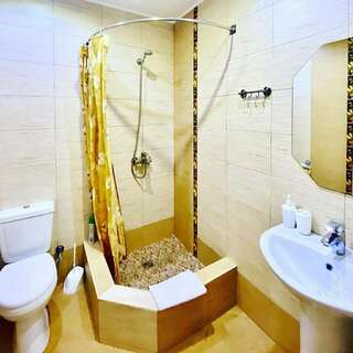 Гостиница Адмирал Нельсон Судак Четырехместный номер «Комфорт»-5