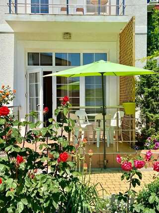 Гостиница Адмирал Нельсон Судак Четырехместный номер «Комфорт»-6